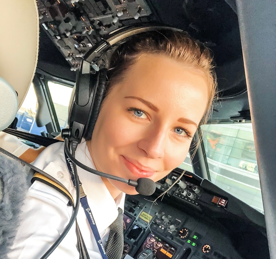 First Officer chez Ryanair - Europe's Favourite Airline, Slovenka Dominika RIEČANOVÁ, pilotka Boeingu 737 