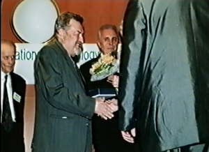 Zbyněk Bureš - Kongres EAWOP Praha 2001 Ocenenie za celoživotné zásluhy o rozvoj psychológie práce